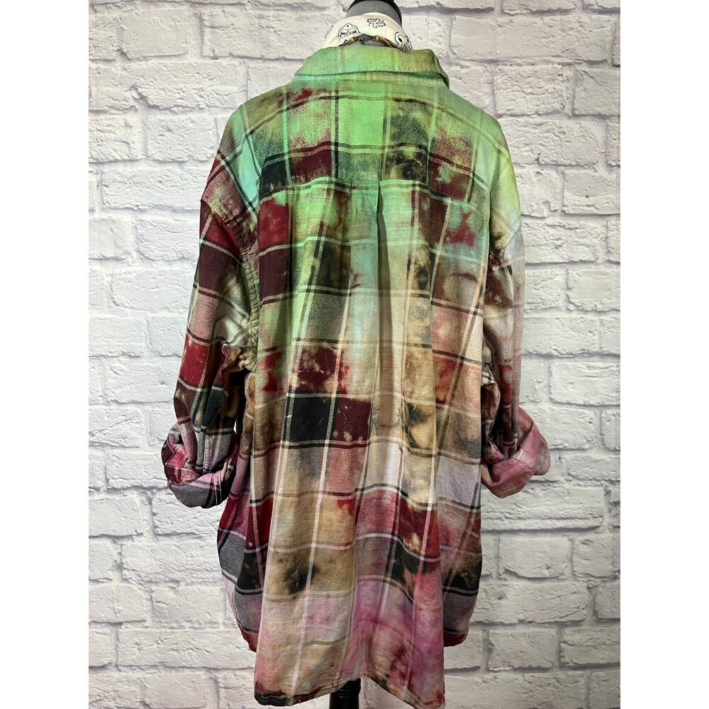 Reworked/upcycled flannel shirt - Picture 3 of 7